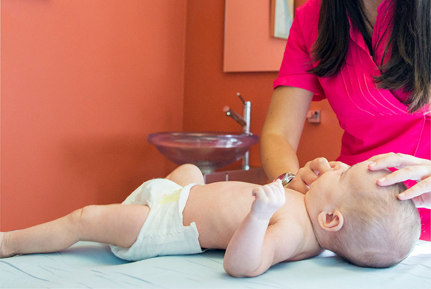 Tratamiento de la obstrucción del lacrimal en bebés en la Clínica Luis Baños de Jaén