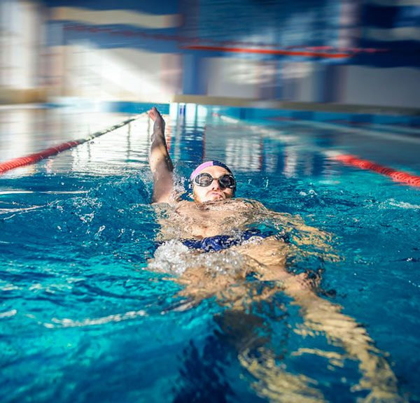 Consejos para practicar natación - Clínica Luis Baños