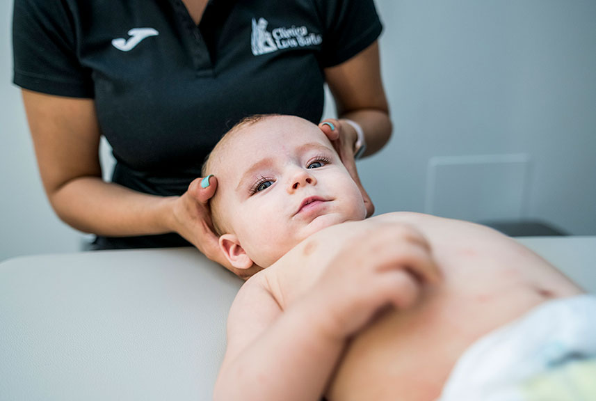 Tratamiento de las deformidades del cráneo del bebé en Clínica Luis Baños de Jaén