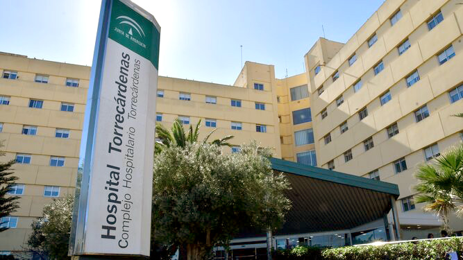 Fotografía de la entrada del Hospital Torrecárdenas, donde se está realizando el estudio del tejido biocerámico que ayuda frente al Covid19